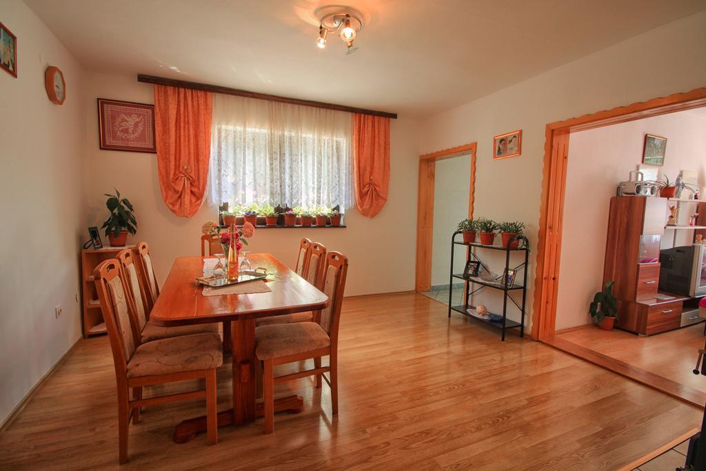 Apartman Josipa Drežnik Grad Εξωτερικό φωτογραφία