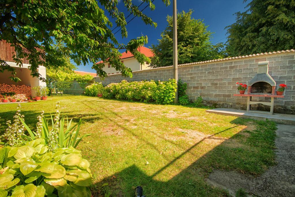 Apartman Josipa Drežnik Grad Εξωτερικό φωτογραφία
